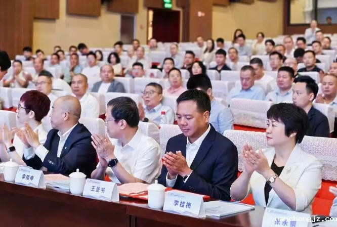 2025新利luck18官网-官方网站水刺非织造布分会年会暨全国第二十九次水刺非织造布生产技术与应用交流会召开